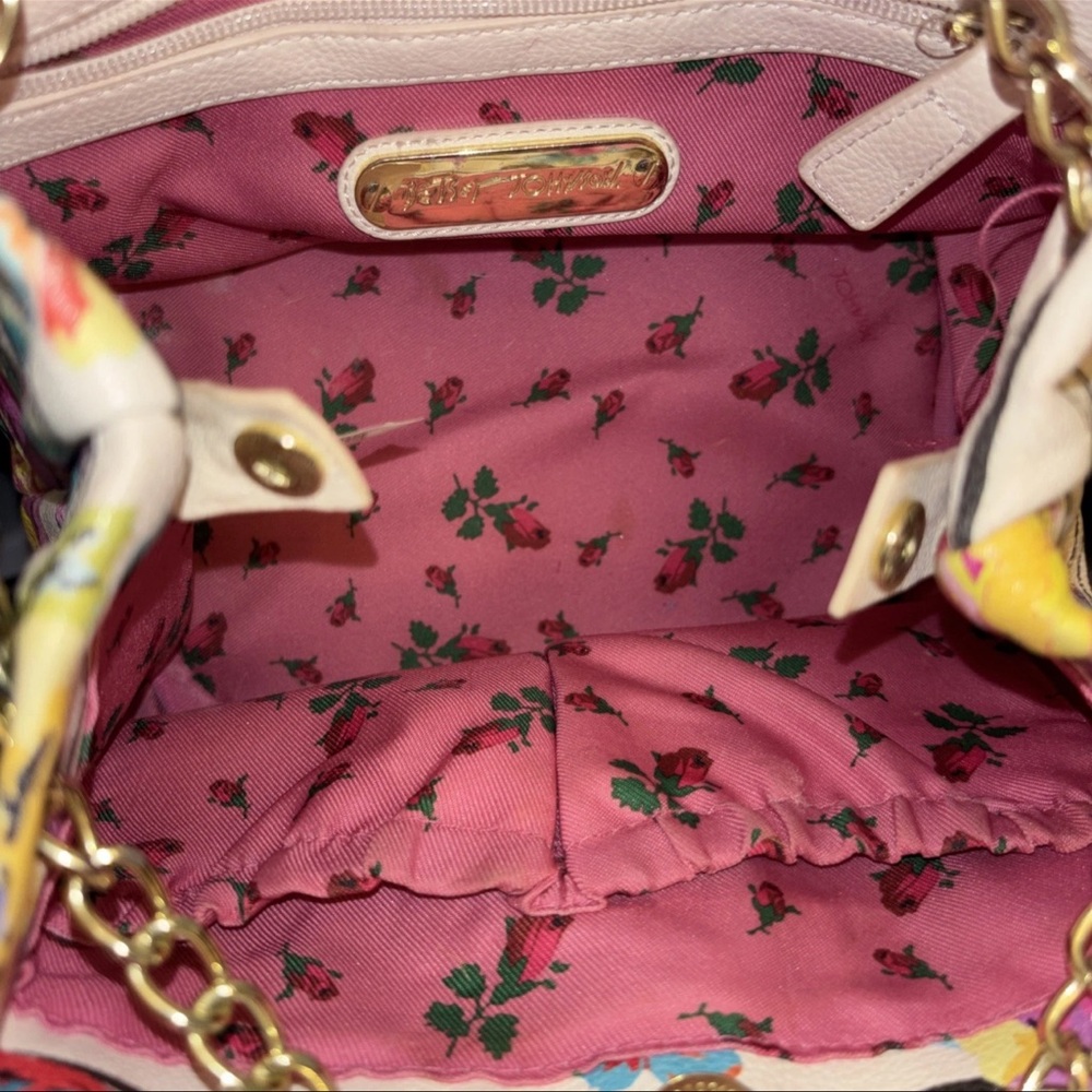 Betsey Johnson Cream Floral & Black-Striped Shoulder Bag with Gold Chain - Picture 3 of 3